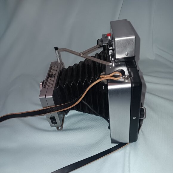 Vintage Polaroid Automatic 250 Land Camera w/Case ~ Strap & Accessories Untested - Picture 1 of 8